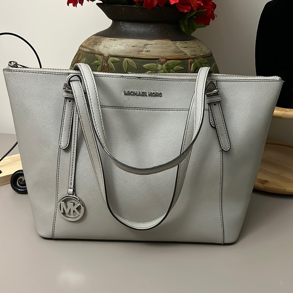Michael Kors Jetset Leather Bag
